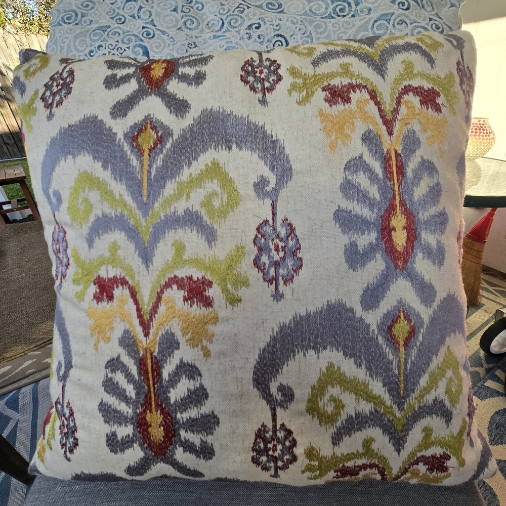 1 Ikat 18” Throw Pillow With Down Insert